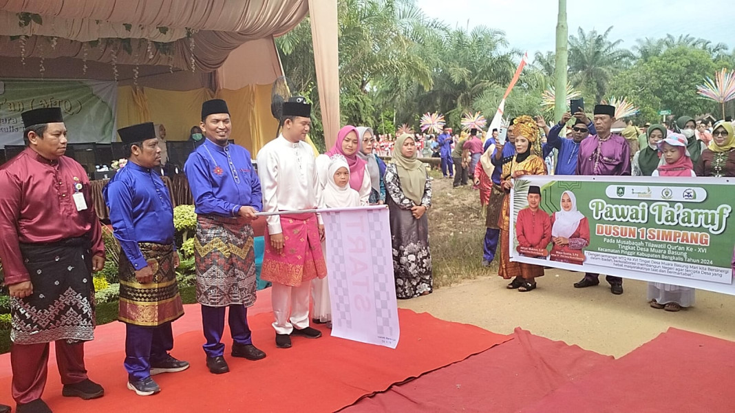 Pawai Ta'aruf MTQ Desa Muara Basung Diikuti Oleh Seribuan Peserta