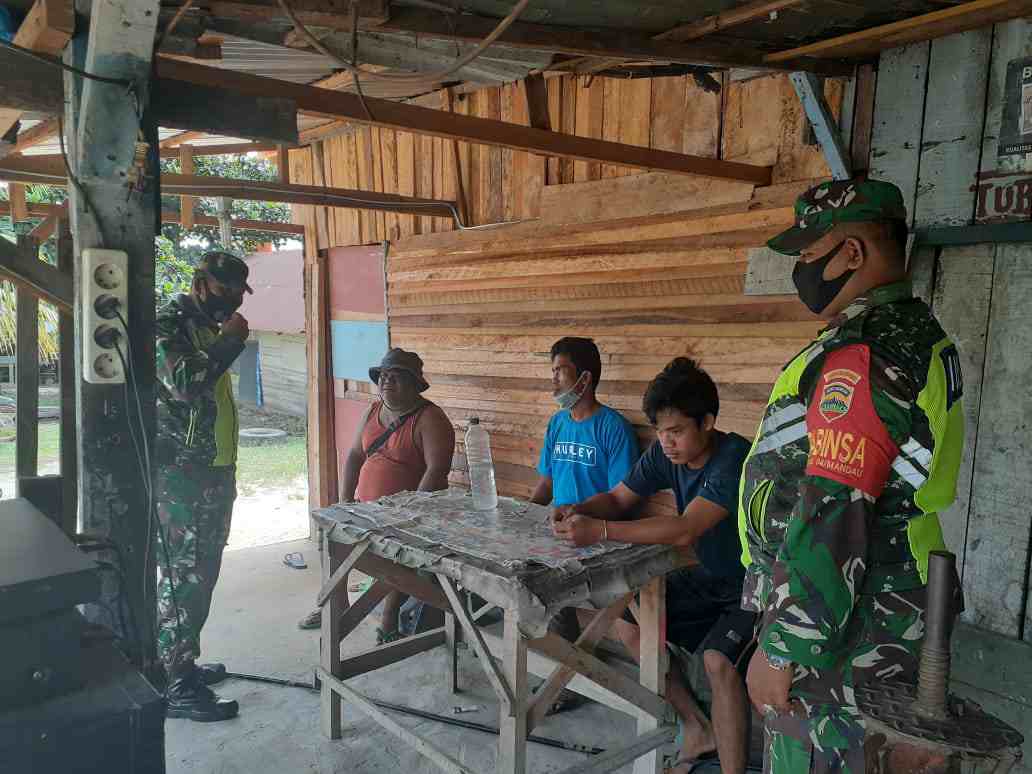 Serka Agusliadi Babinsa Koramil 04/Mandau Sosialisasi Karhutla di Desa Buluh Manis