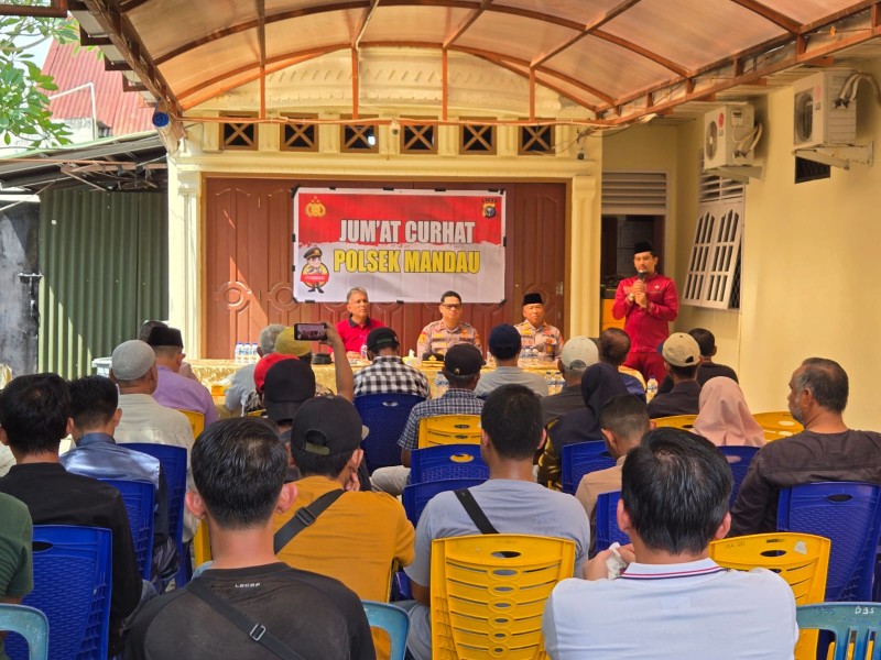 “Polsek Mandau Dengar Langsung Keluhan Petani di Jumat Curhat, Warga Puas atas Kinerja Polri”