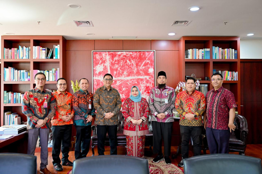 Bupati Bengkalis Kasmarni, Sampaikan Usulan Pembangunan di Negeri Junjungan