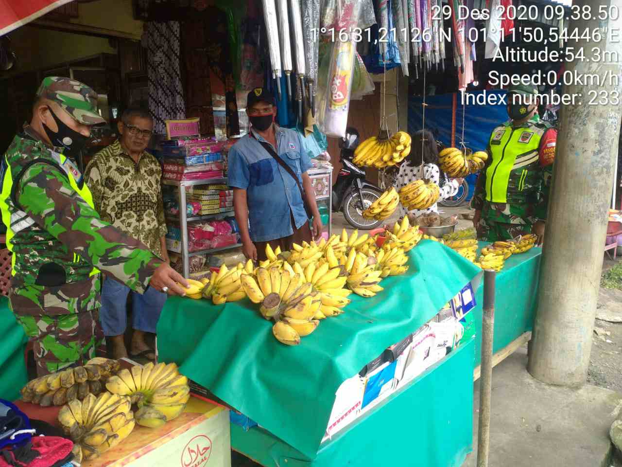Serda P. Sinaga Himbau Wajib Masker dan Protkes di Pasar Tradisional Duri Barat