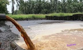 Limbah PKS Meluap, Sungai Kerumutan Tercemar