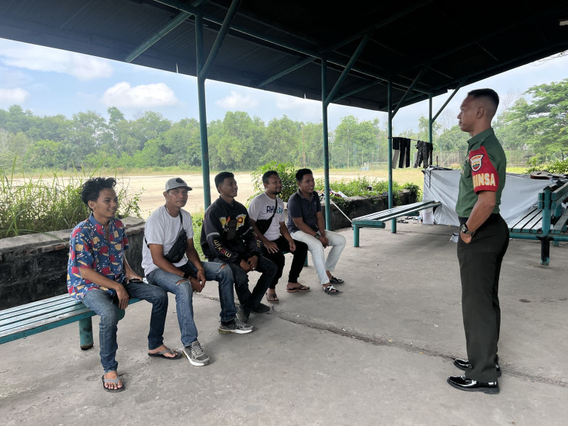 Babinsa Pratu M. Hanafi Berikan Komsos Pancasila Kepada Masyarakat kelurahan Batang Serosa, Mandau