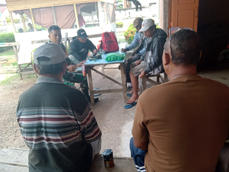Babinsa Serda Zulkarnain Berikan Komsos Pancasila Kepada Warga Kelurahan Gajah Sakti