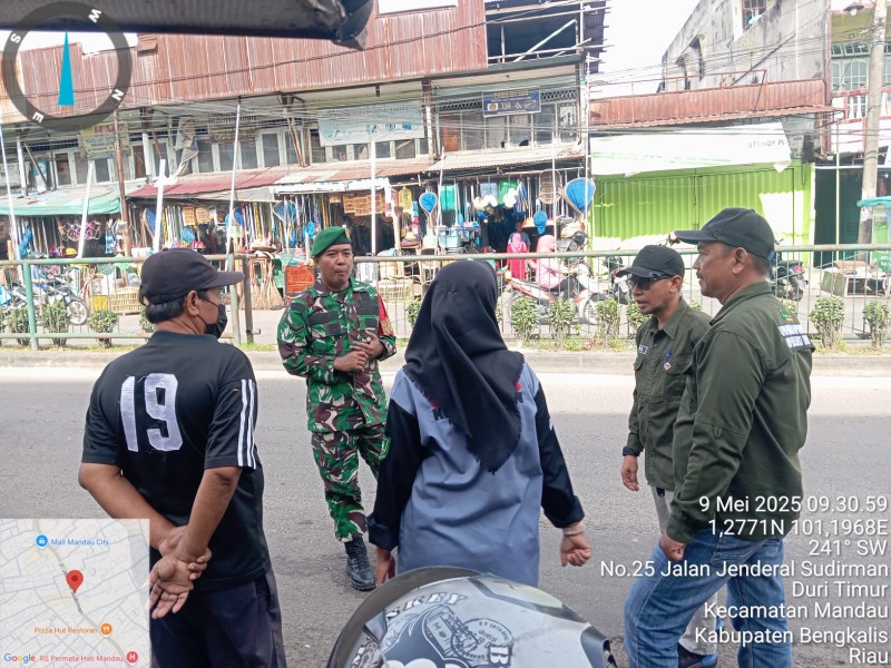 Babinsa Serda Riza Ramadhani Berikan Penyuluhan Pancasila Kepada warga Kelurahan Duri Barat, Mandau, Kampung Pancasila