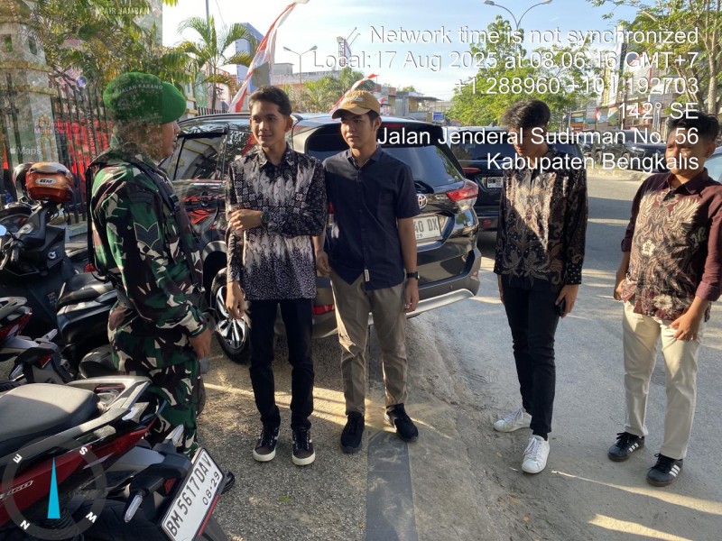 Babinsa Serka Ristiyo Berikan Penyuluhan Pancasila Kepada Warga Kelurahan Air Jamban, Kampung Pancasila