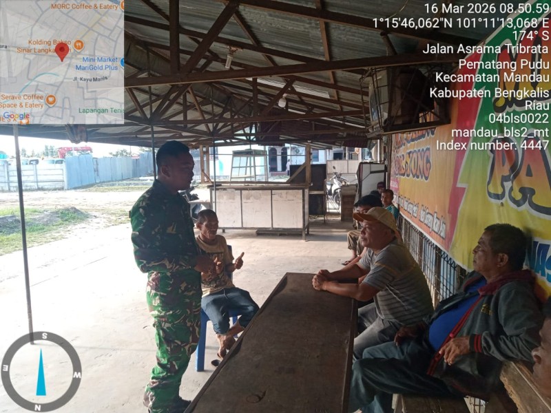 Babinsa Serda Zulkarnaen Berikan Penyuluhan Pancasila Kepada Warga Kelurahan Pematang Pudu, Mandau