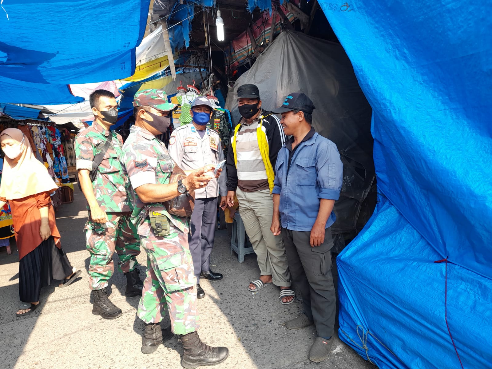 Peltu Jefri Dian Himbau Protkes di Seputaran Jalan Protokol Sudirman Depan Pasar Dewi Sartika