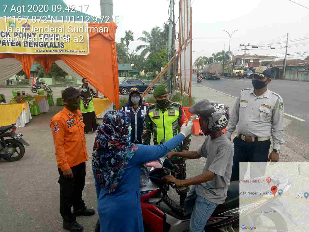 Ikut Andil Laksanakan Protokol Kesehatan, Koramil Mandau Terjunkan Serma Yulihar