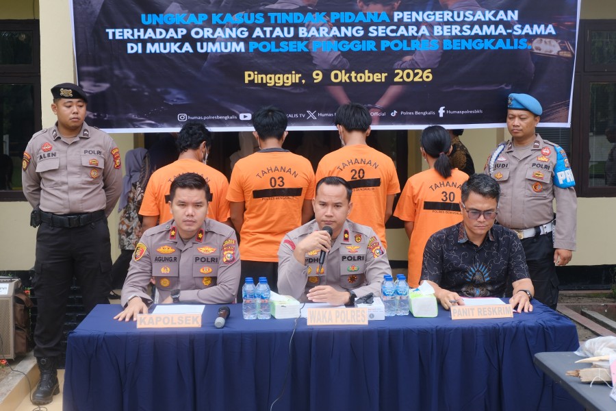 Wakapolres Bengkalis  Gelar Press Release Pengungkapan Kasus Perusakan di PT Adei, 4 Terduga Pelaku Diamankan
