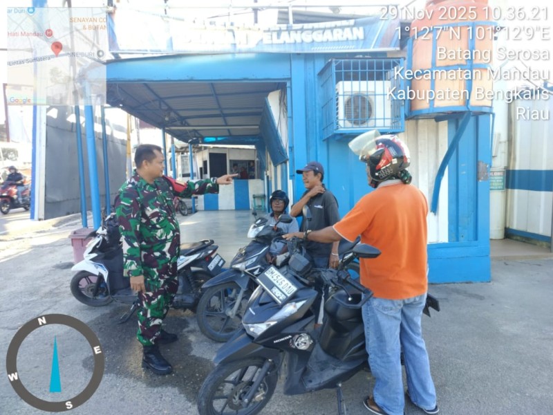 Babinsa Serka Junaidi Berikan Penyuluhan Pancasila Kepada Masyarakat Batang Serosa, Mandau