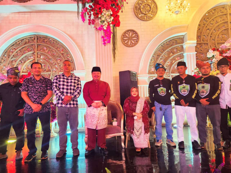 Hadiri Pernikahan Arsya dan Tiara, Tameng Bathin Solapan Tampak Hadir di Pesta Anak Bupati Bengkalis