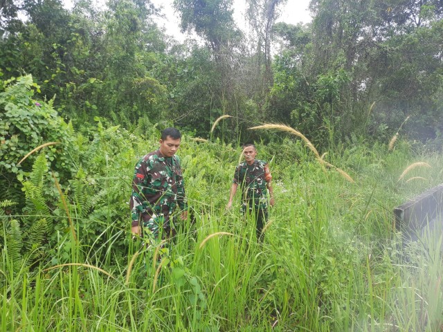 Sertu SDG Barus dan Praka Alif Berikan Penyuluhan Pancasila kepada Masyarakat di Kampung Pancasila