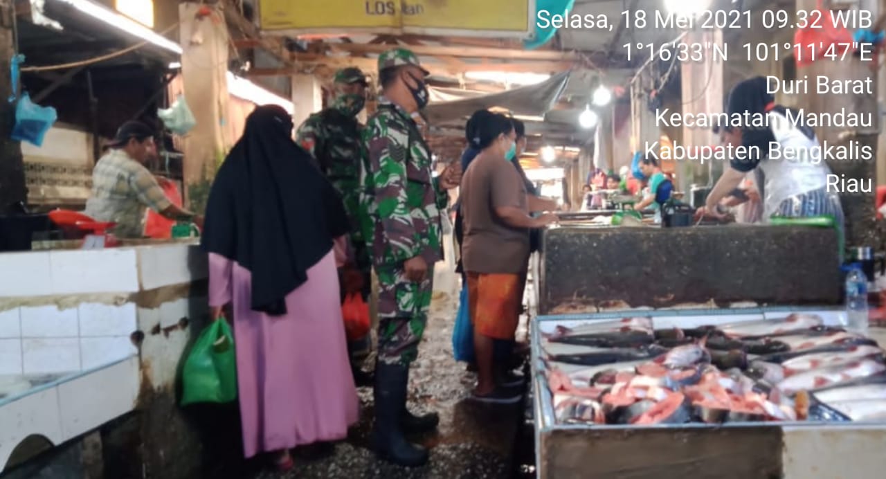 Serma Yulihar Himbau Pengunjung Pasar Dewi Sartika Mandau