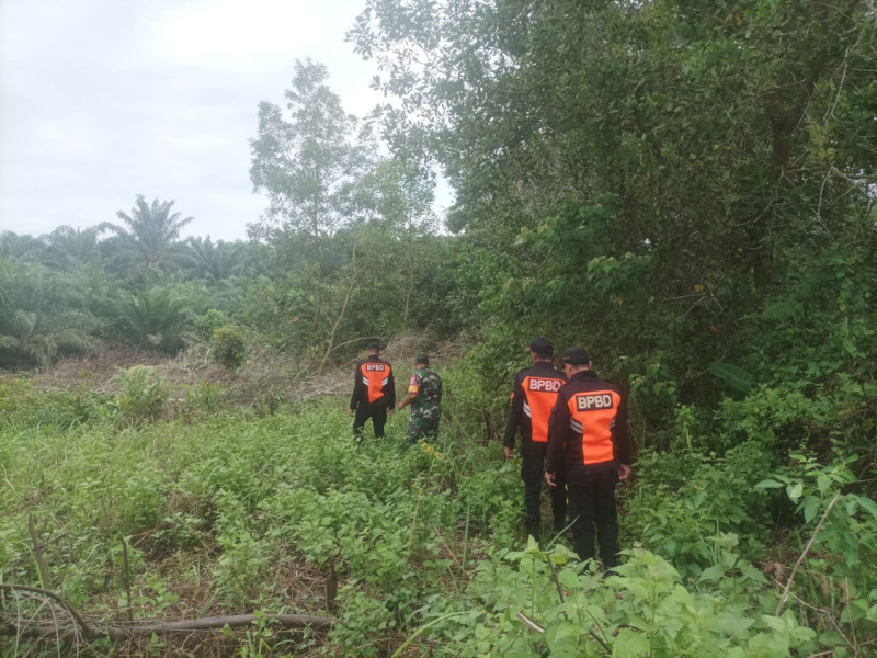 Terus Laksanakan Patroli, Babinsa Koramil 03/Mandau Peltu Sigit NW dan Serka Fauzi di Air Jamban