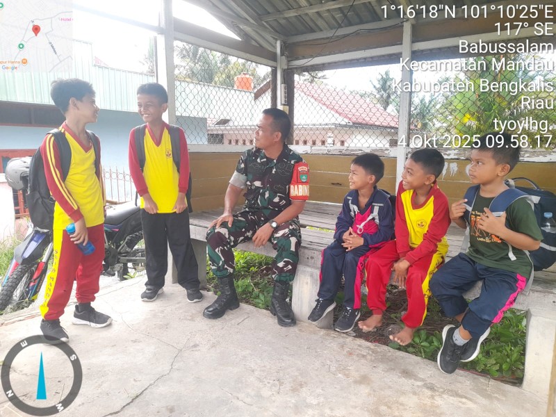 Babinsa Serka Alinaspi Berikan Penyuluhan Pancasila Kepada Siswa SDN 39 di Kelurahan Babussalam, Kampung Pancasila