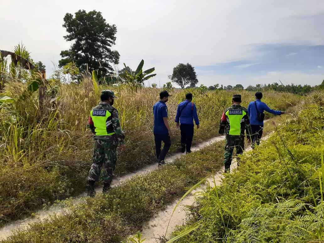 Meminimalisir Adanya Hot Spot, Peltu Sigit dan Serka Agusliadi Laksanakan Patroli Karhutla