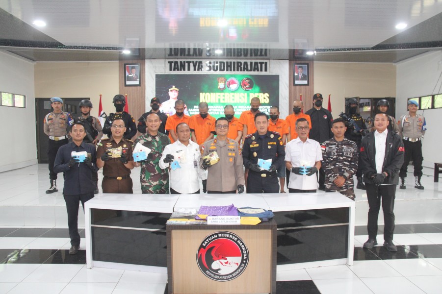 Polisi di Bengkalis Bongkar Penyelundupan Narkoba di Rupat Bernilai Milliaran, 5,8 Kilogram Shabu Disita