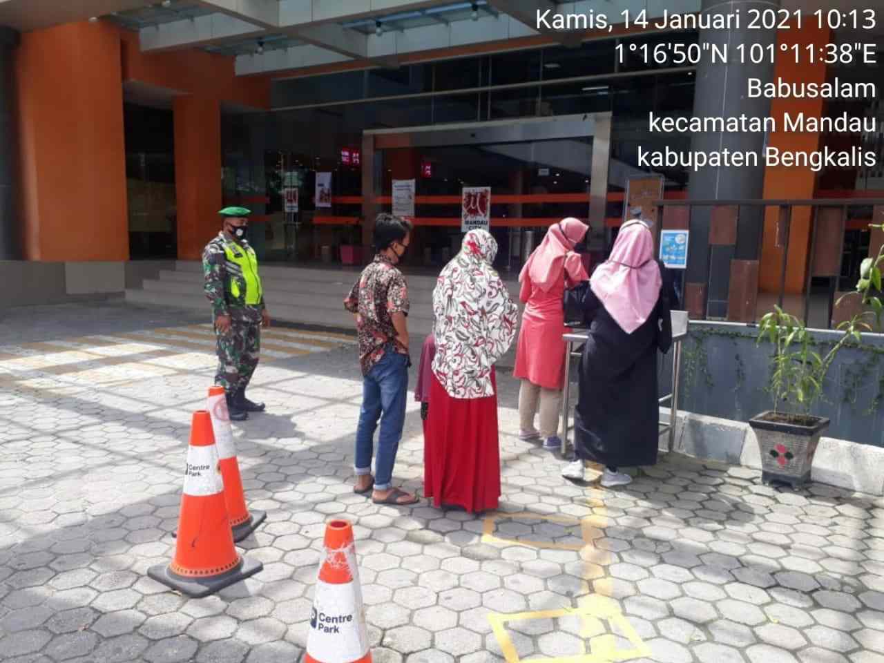 Antisipasi Penularan Covid-19, Serka TR. Lase Giat Sosialisasi Prokes
