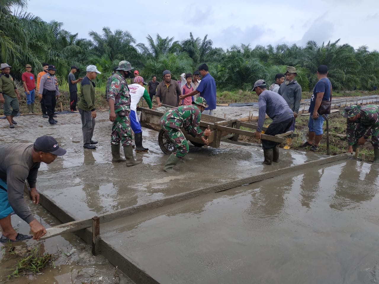 Semenisasi Jalan Rumah Sawit Inap, Progresnya Memuaskan