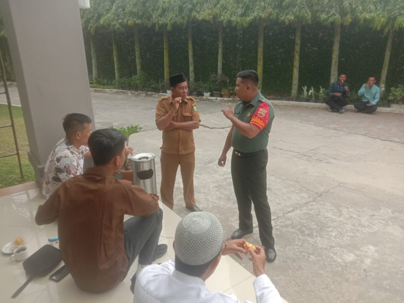 Babinsa Kopda S. Nasution Berikan Komsos Pancasila Kepada Warga RT 02 RW 04 Desa Tasik Serai, Bengkalis