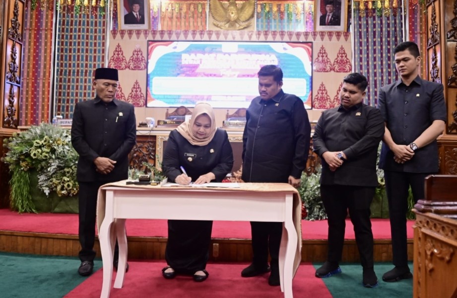 Sepakati Ranperda Pertanggungjawaban APBD 2025, Bupati Kasmarni Apresiasi Dukungan DPRD