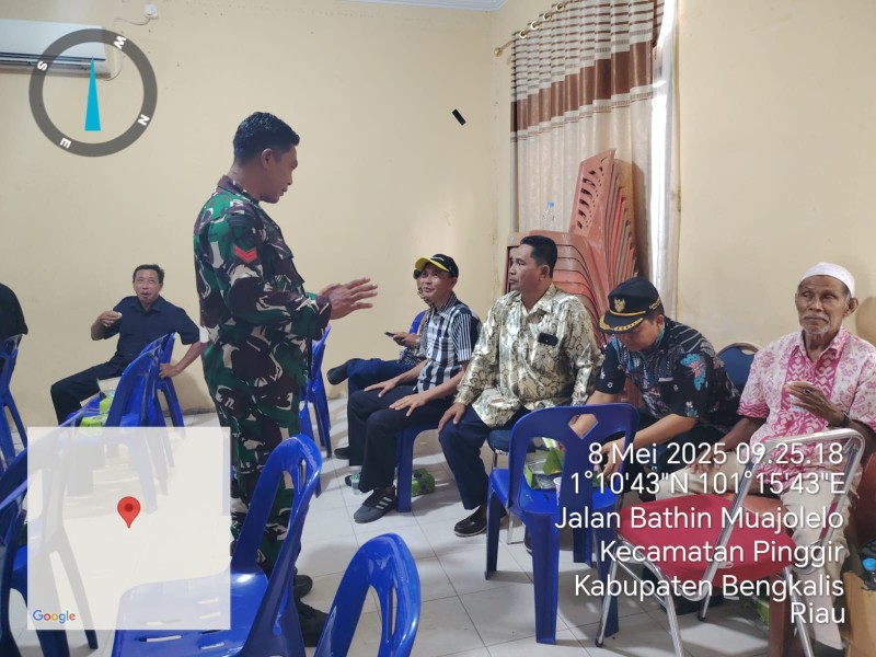 Babinsa Koptu Bambang Berikan Penyuluhan Pancasila Kepada warga Desa Pinggir, Pinggir, Kampung Pancasila