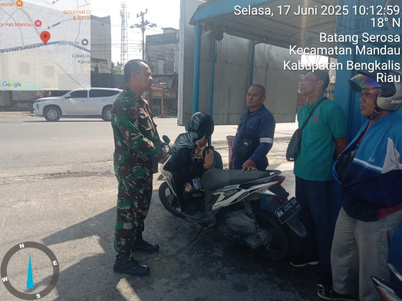 Babinsa Serka Junaidi Berikan Penyuluhan Pancasila Kepada Warga Kelurahan Batang Serosa, Mandau, Kampung Pancasila