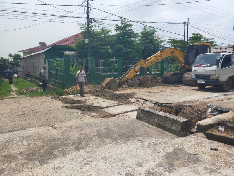 Diduga Kurangnya rambu - rambu dan Tulisan Pemberitahuan, Pekerjaan Proyek Box Culvert Duri Timur Tuai Kritikan