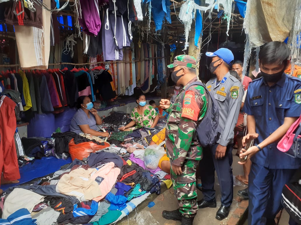 Patuhi Protkes Kesehatan, itu Pesan Koptu M. Silaban di Pasar Sidomulyo