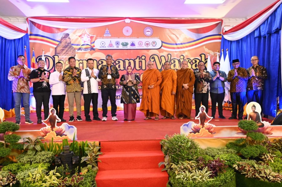 Perayaan Dharmasanti Waisak 2025, Bupati Kasmarni Apresiasi Kontribusi Umat Budha dalam Menjaga Keharmonisan Sosial di Bengkalis