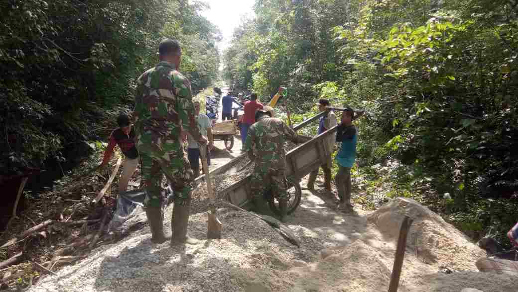 TMMD 108, Mudahkan Petani Angkut Hasil Pertanian