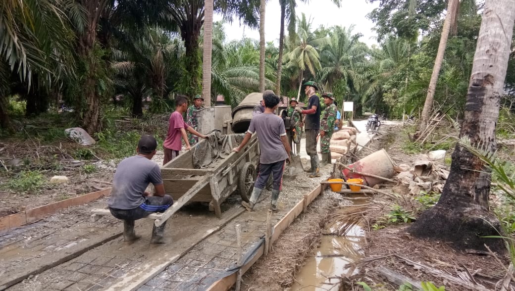 TNI Hadir Membantu Pemerintah Untuk Percepatan Pembangunan Desa