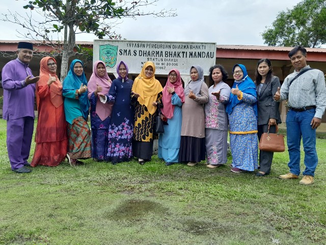 Legislator PKS Provinsi Riau Hj. Mira Roza, SH Berkunjung ke Darma Bakti