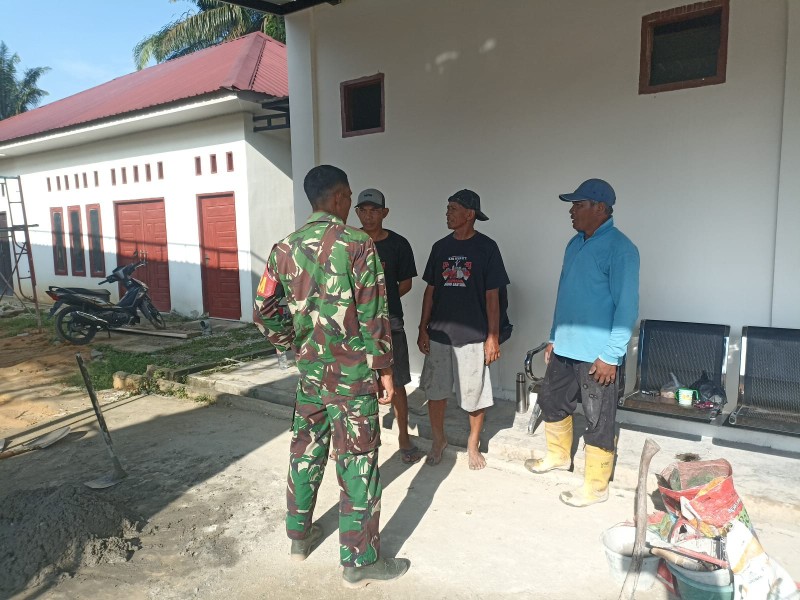 Babinsa Sertu Robbi Berikan Penyuluhan Pancasila Kepada Warga Kelurahan Balai Raja