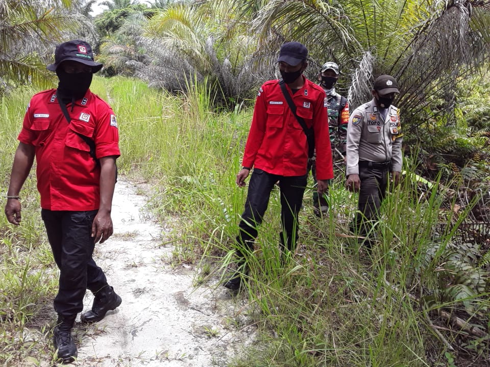 Meminimalisir Adanya Hot Spot, Serma Suprapto Berpatroli di Desa Pinggir dan Buluh Apo