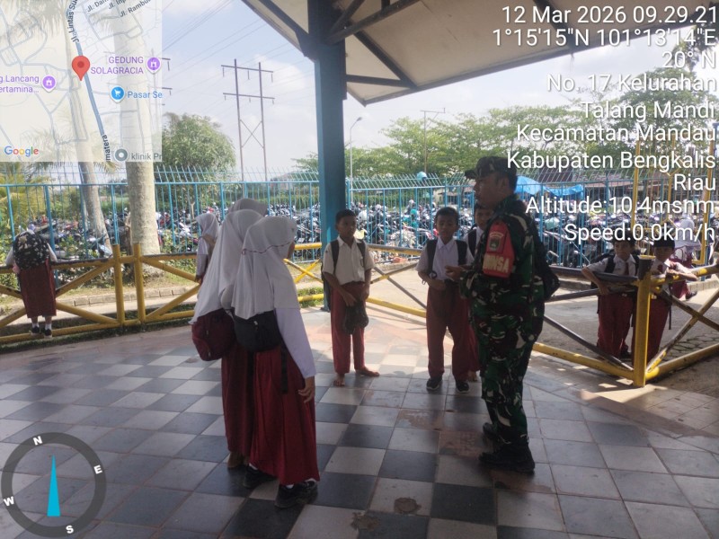 Babinsa Sertu AT. Silaban Berikan Penyuluhan Pancasila Kepada Warga Kelurahan Talang Mandi, Mandau