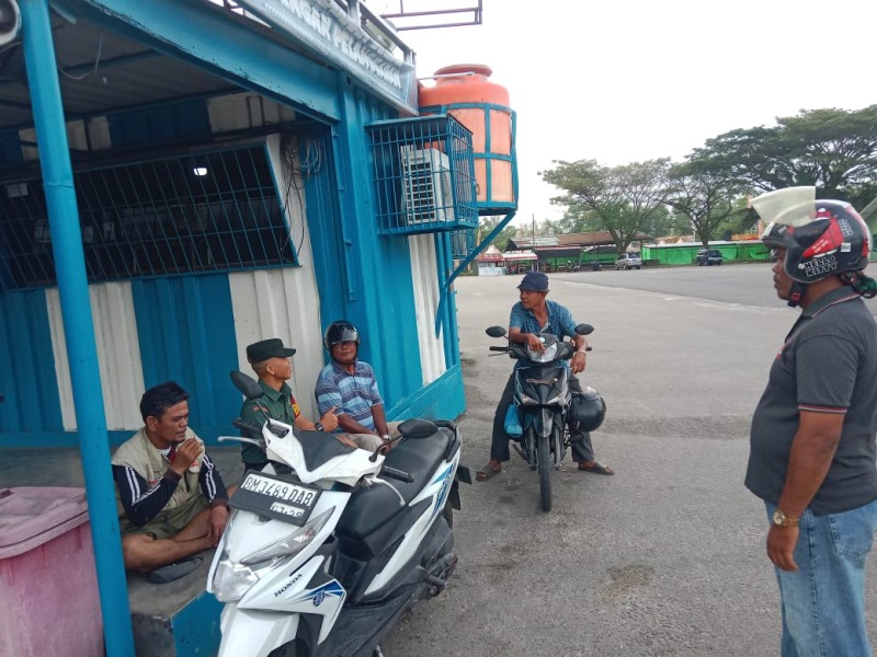 Babinsa Sertu Fikri Berikan Penyuluhan Pancasila Kepada Warga Kelurahan Gajah Sakti