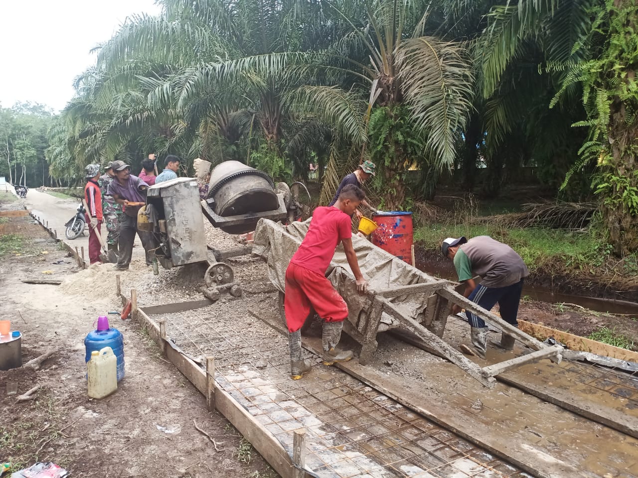 Pelaksanaan TNI Manunggal Membangun Desa di Kecamatan Bandar Laksamana