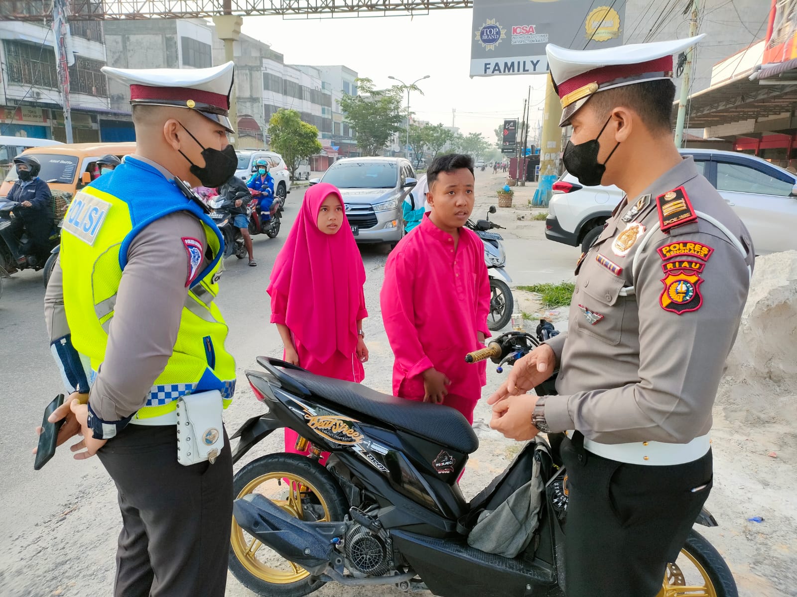 Taat Aturan Lalin dan Gunakan Helm SNI, Itu Pesan Kasat Lantas Polres Bengkalis