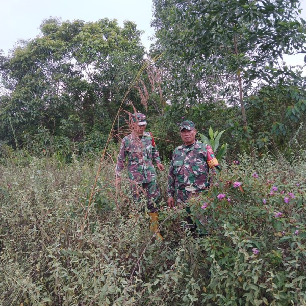 Babinsa Sertu Rosdianto, Sertu Fikri Patroli Karhutla di Air Jamban, Mandau