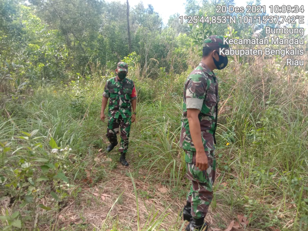 Sertu Alinaspi  Patroli Karhutla di 2 Desa Bathin Solapan