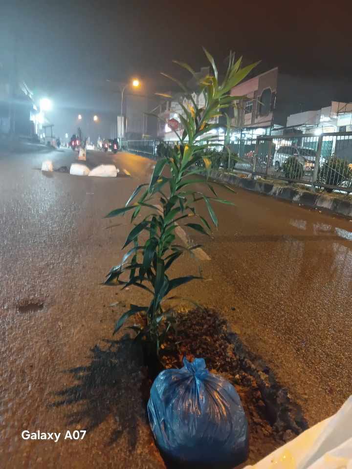 Galian Kabel Fiber Optik Jalan Sudirman Menuai Kritik Pedas, Pengawasan Dinas Terkait Dipertanyakan Masyarakat