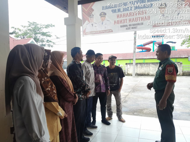 Babinsa Serka Fauzi, Berikan Penyuluhan Pancasila Kepada warga Kelurahan Air Jamban, Kampung Pancasila