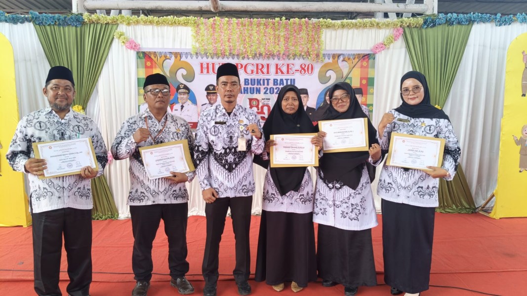 PGRI Bukit Batu Rayakan HUT ke-80 dan Hari Guru Nasional
