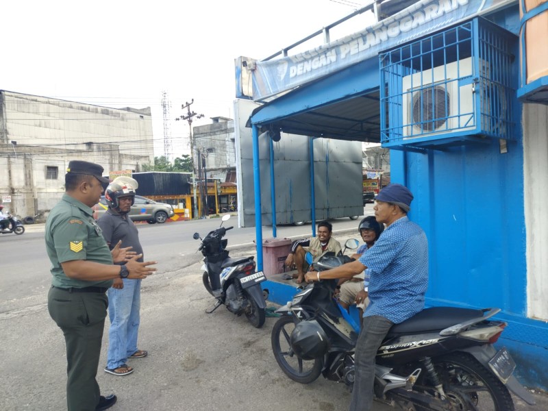 Babinsa Serma Agus WP Berikan Penyuluhan Pancasila Kepada Warga Kelurahan Batang Serosa