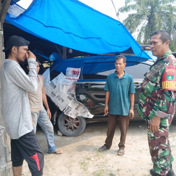 Babinsa Sertu Rosdianto, Berikan Pemahaman Pancasila Kepada Warga Kelurahan Air Jamban