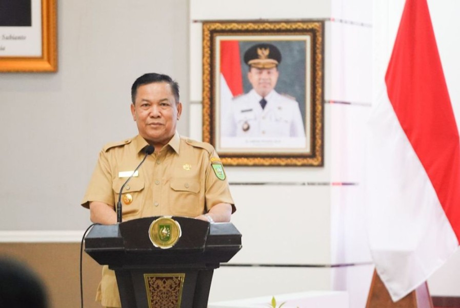 Plt Gubernur Riau Berikan Apresias Umroh Kepada 7 Kepala Desa, Salah Satu Kades Pangkalan Jambi Bengkalis