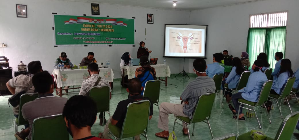 Program Non Fisik TMMD ke 108 Kodim Bengkalis di Desa Tasik Serai Pelaksaan Penyuluhan KB