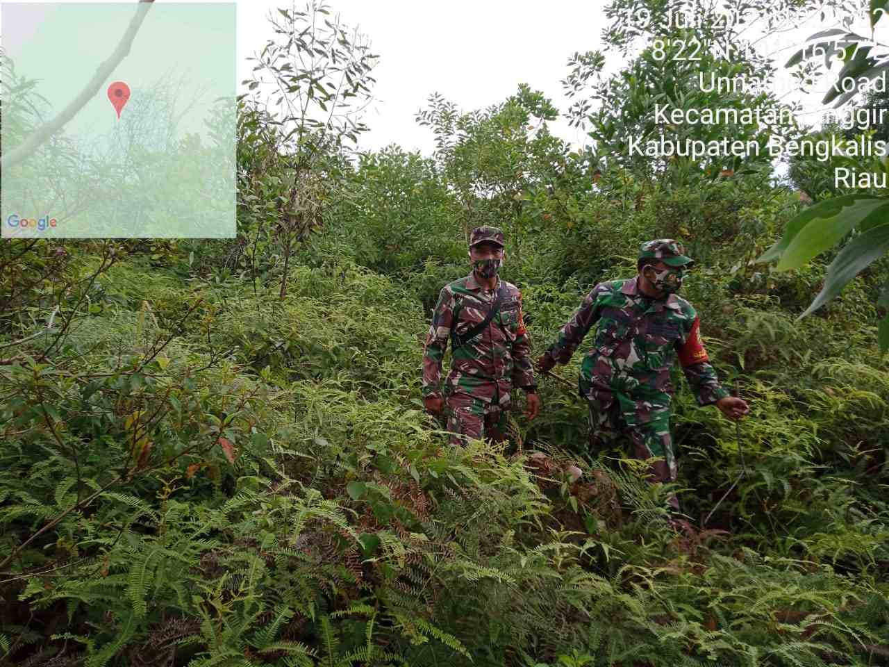 Serma Suprapto dan Serka N. Saragih Patroli Titik Api Desa Semunai Hingga Desa Tengganau